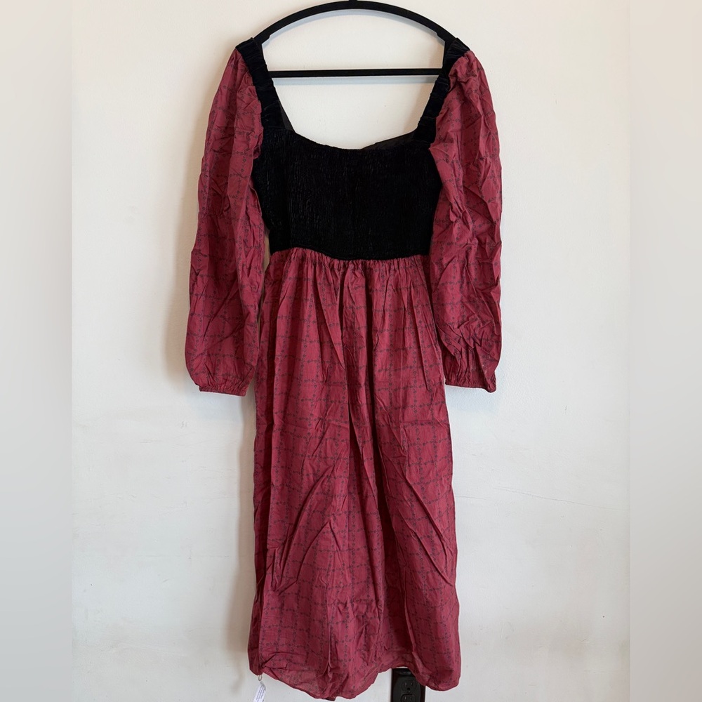 RARE NWT The Arielle Dress in Crimson Trellis - Picture 5 of 5